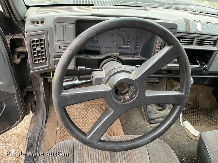 image for item MI9603 1991 GMC Sonoma  Club Coupe pickup truck