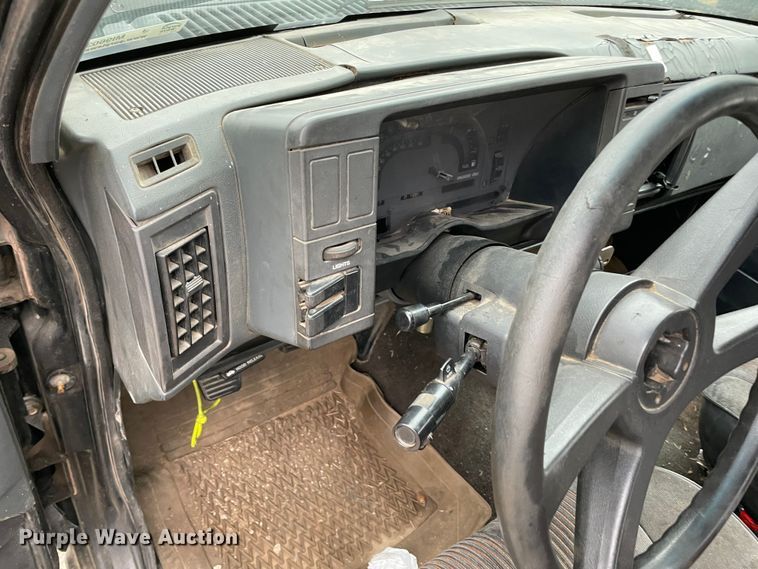 image for item MI9603 1991 GMC Sonoma  Club Coupe pickup truck