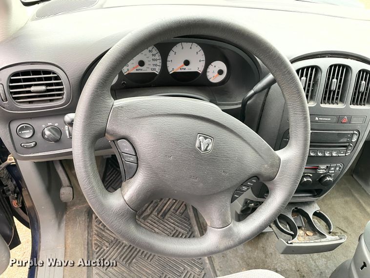 image for item MI9615 2005 Dodge Grand Caravan SE  van