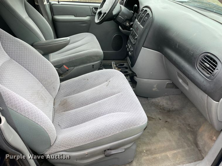 image for item MI9615 2005 Dodge Grand Caravan SE  van