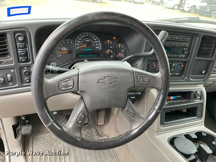 image for item MI9618 2005 Chevrolet Avalanche 1500  pickup truck