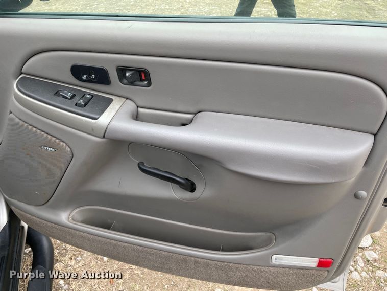 image for item MI9618 2005 Chevrolet Avalanche 1500  pickup truck