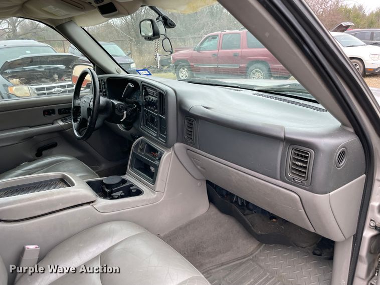 image for item MI9618 2005 Chevrolet Avalanche 1500  pickup truck