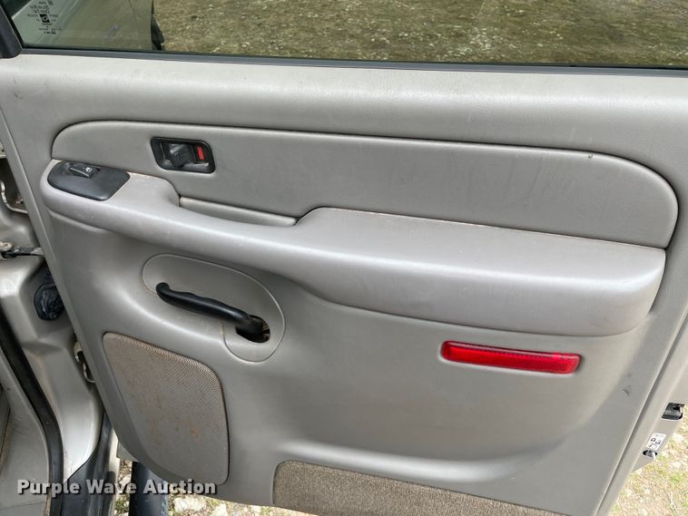 image for item MI9618 2005 Chevrolet Avalanche 1500  pickup truck