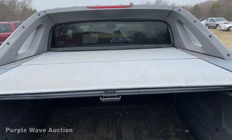 image for item MI9618 2005 Chevrolet Avalanche 1500  pickup truck