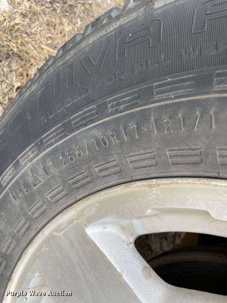 image for item MI9618 2005 Chevrolet Avalanche 1500  pickup truck