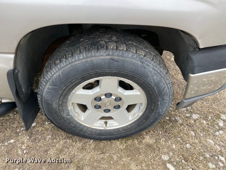 image for item MI9618 2005 Chevrolet Avalanche 1500  pickup truck