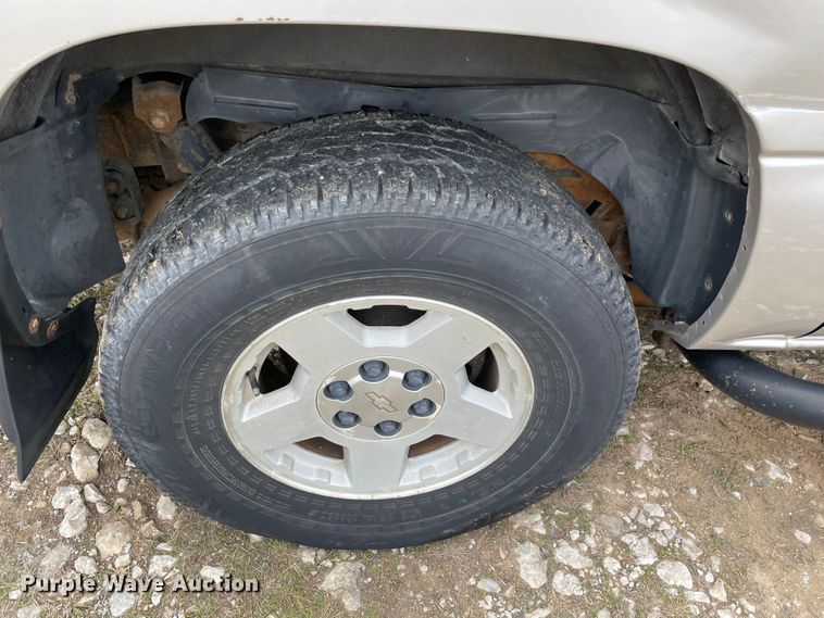 image for item MI9618 2005 Chevrolet Avalanche 1500  pickup truck