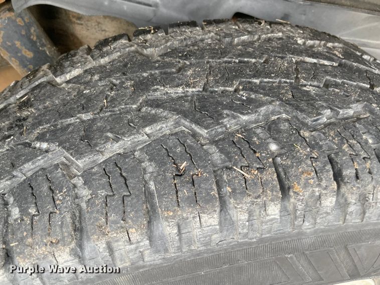 image for item MI9618 2005 Chevrolet Avalanche 1500  pickup truck