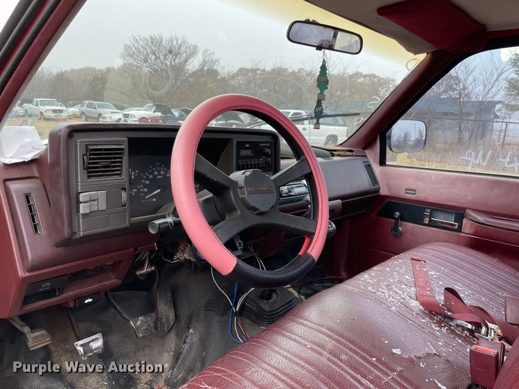 image for item MI9621 1993 Chevrolet Cheyenne C1500  pickup truck