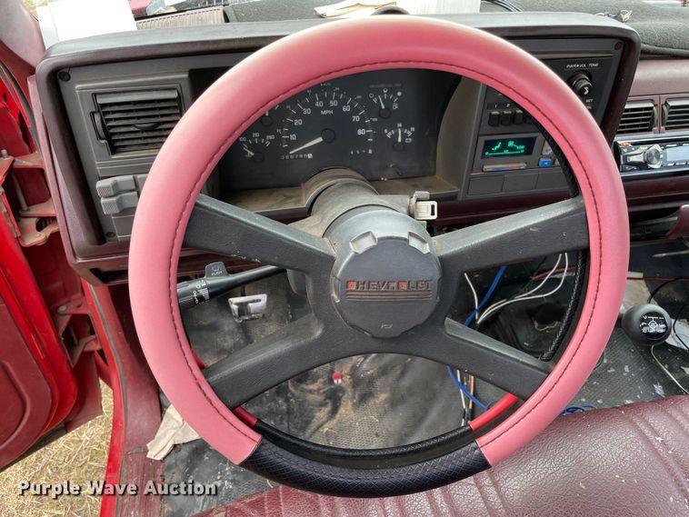 image for item MI9621 1993 Chevrolet Cheyenne C1500  pickup truck