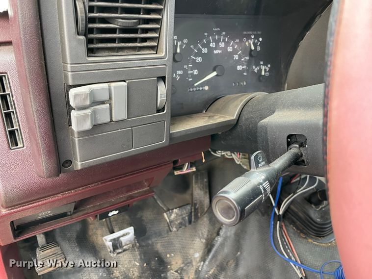 image for item MI9621 1993 Chevrolet Cheyenne C1500  pickup truck