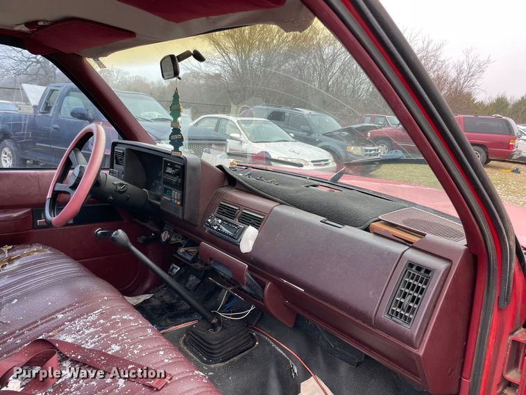 image for item MI9621 1993 Chevrolet Cheyenne C1500  pickup truck