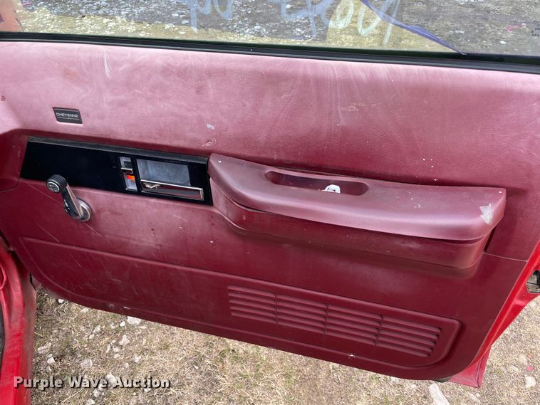 image for item MI9621 1993 Chevrolet Cheyenne C1500  pickup truck