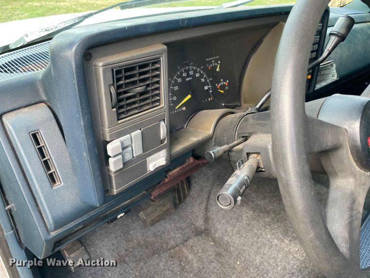 image for item MI9636 1994 Chevrolet C1500  pickup truck