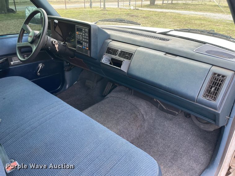 image for item MI9636 1994 Chevrolet C1500  pickup truck