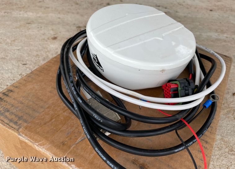 image for item MI9643 Novatel AG-STAR-10HZ smart antenna