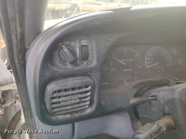 image for item MM9866 2001 Dodge Ram 3500 winch truck