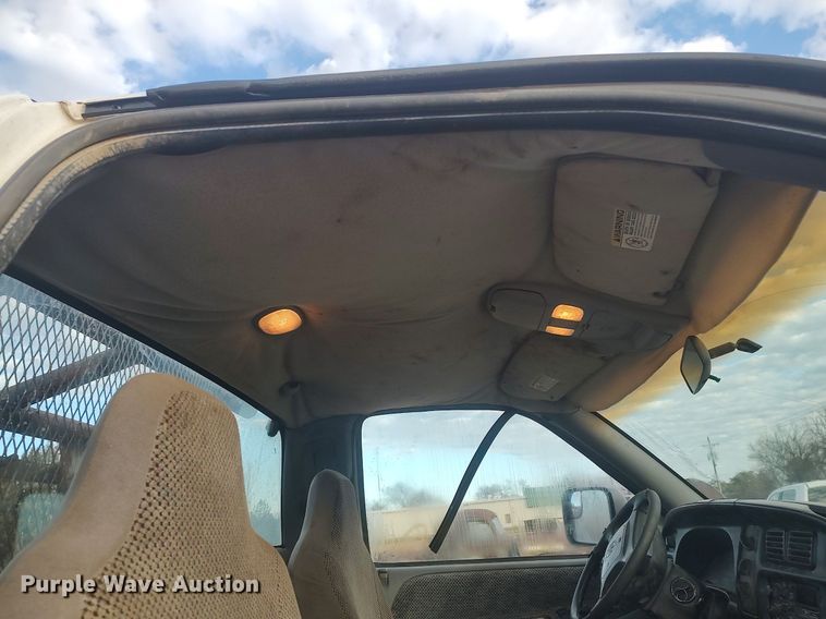 image for item MM9866 2001 Dodge Ram 3500 winch truck