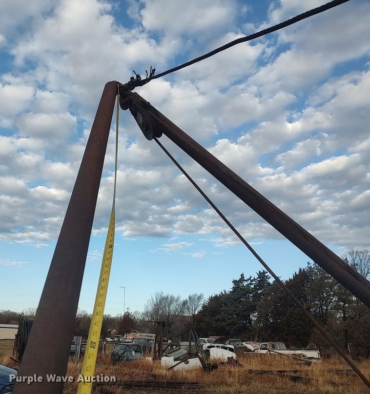 image for item MM9866 2001 Dodge Ram 3500 winch truck