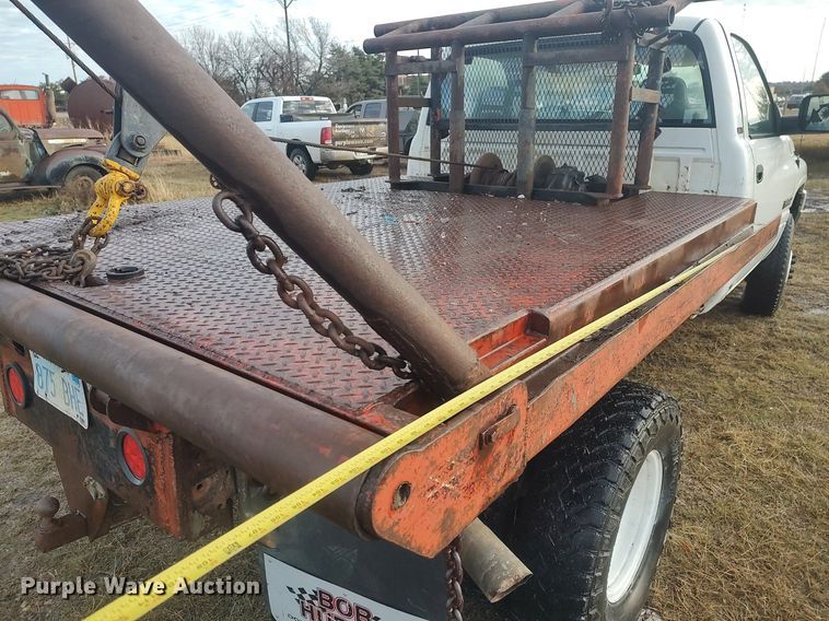 image for item MM9866 2001 Dodge Ram 3500 winch truck