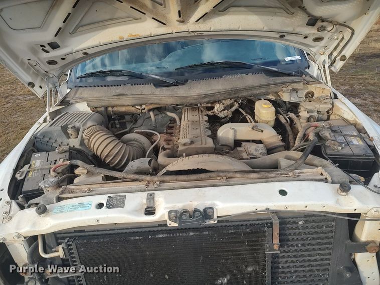 image for item MM9866 2001 Dodge Ram 3500 winch truck