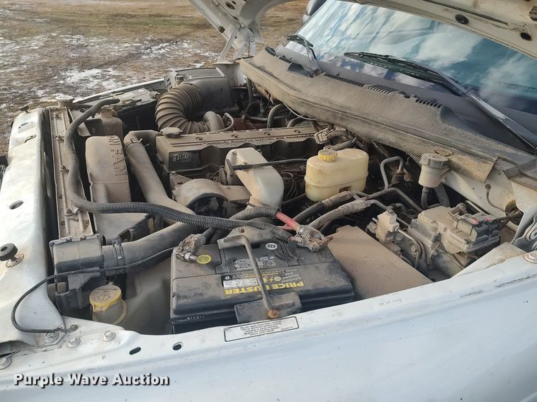 image for item MM9866 2001 Dodge Ram 3500 winch truck