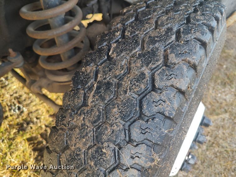 image for item MM9866 2001 Dodge Ram 3500 winch truck