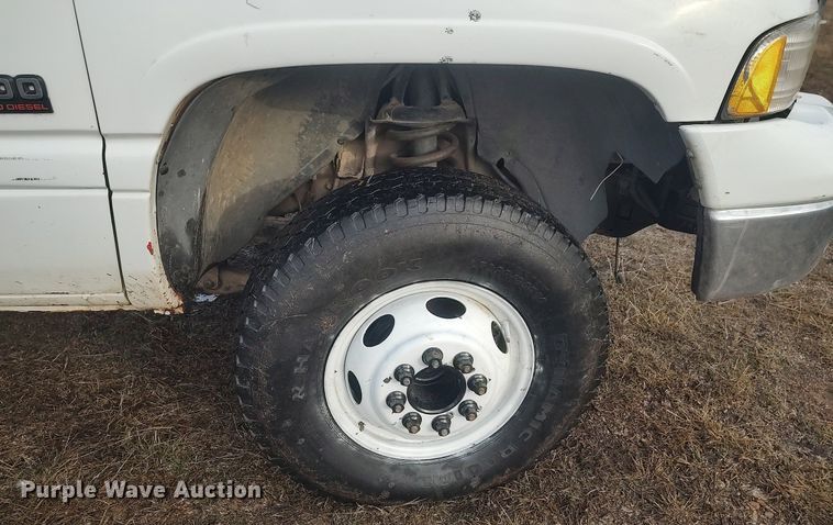 image for item MM9866 2001 Dodge Ram 3500 winch truck