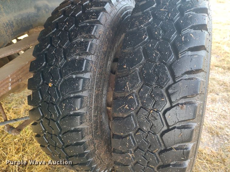 image for item MM9866 2001 Dodge Ram 3500 winch truck