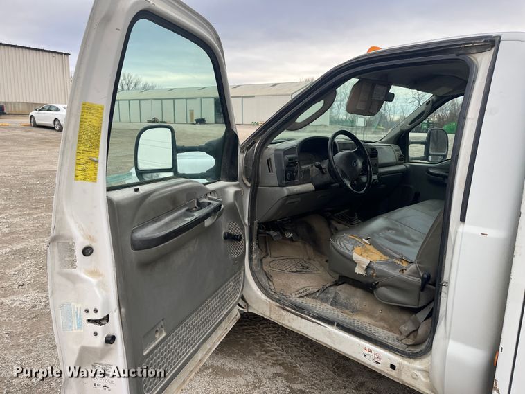 image for item MN9490 2005 Ford F550 Super Duty  utility / service truck