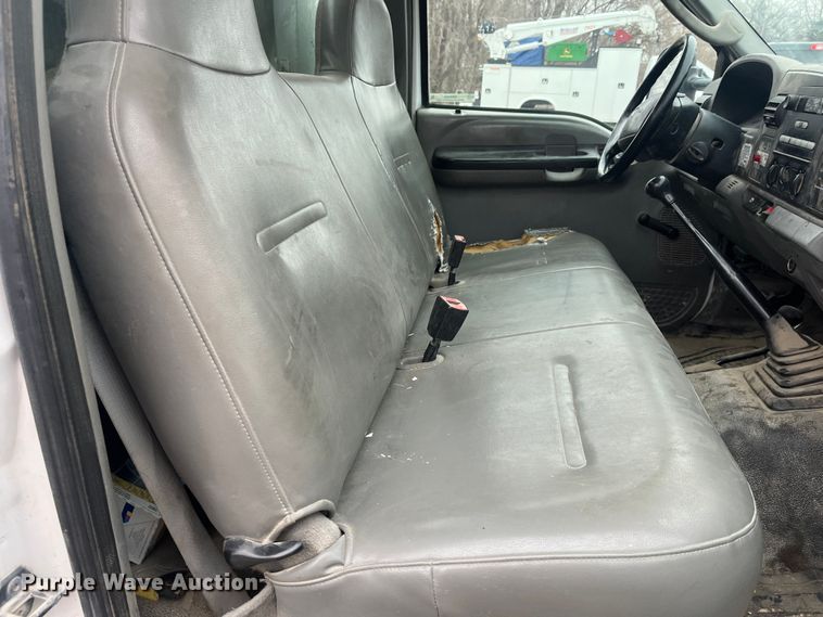 image for item MN9490 2005 Ford F550 Super Duty  utility / service truck