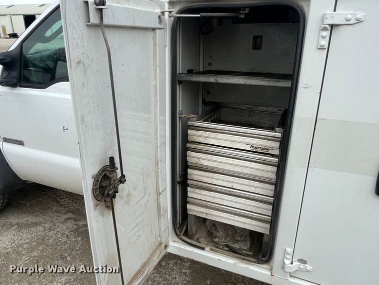 image for item MN9490 2005 Ford F550 Super Duty  utility / service truck