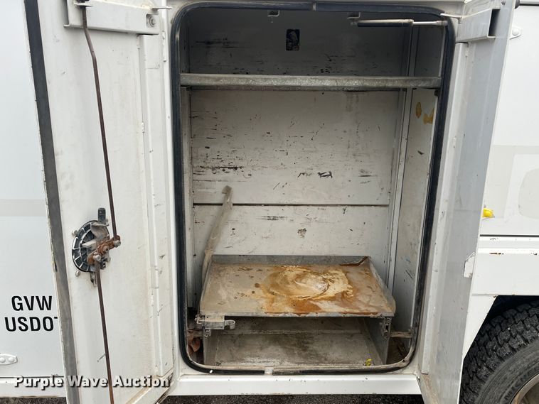 image for item MN9490 2005 Ford F550 Super Duty  utility / service truck