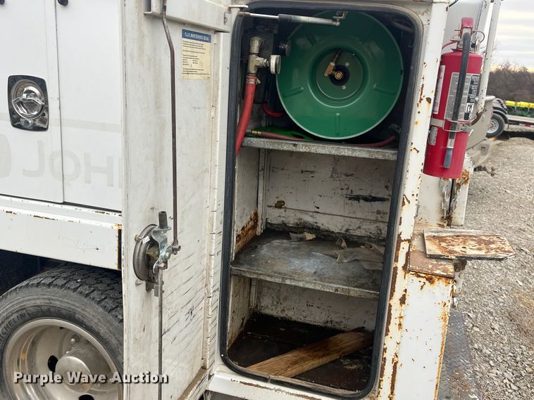 image for item MN9490 2005 Ford F550 Super Duty  utility / service truck