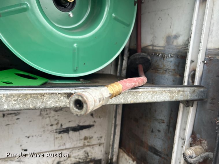 image for item MN9490 2005 Ford F550 Super Duty  utility / service truck