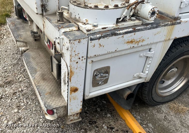 image for item MN9490 2005 Ford F550 Super Duty  utility / service truck