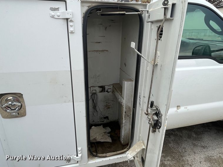 image for item MN9490 2005 Ford F550 Super Duty  utility / service truck