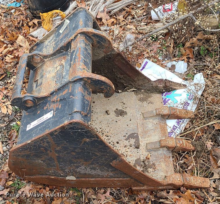 image for item JG9610 (2) Bobcat buckets