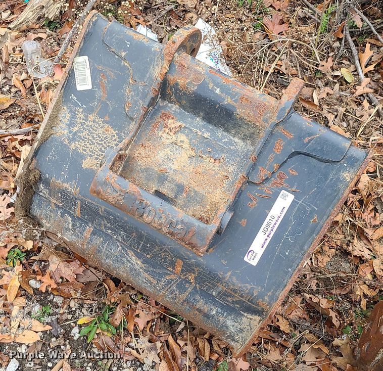 image for item JG9610 (2) Bobcat buckets