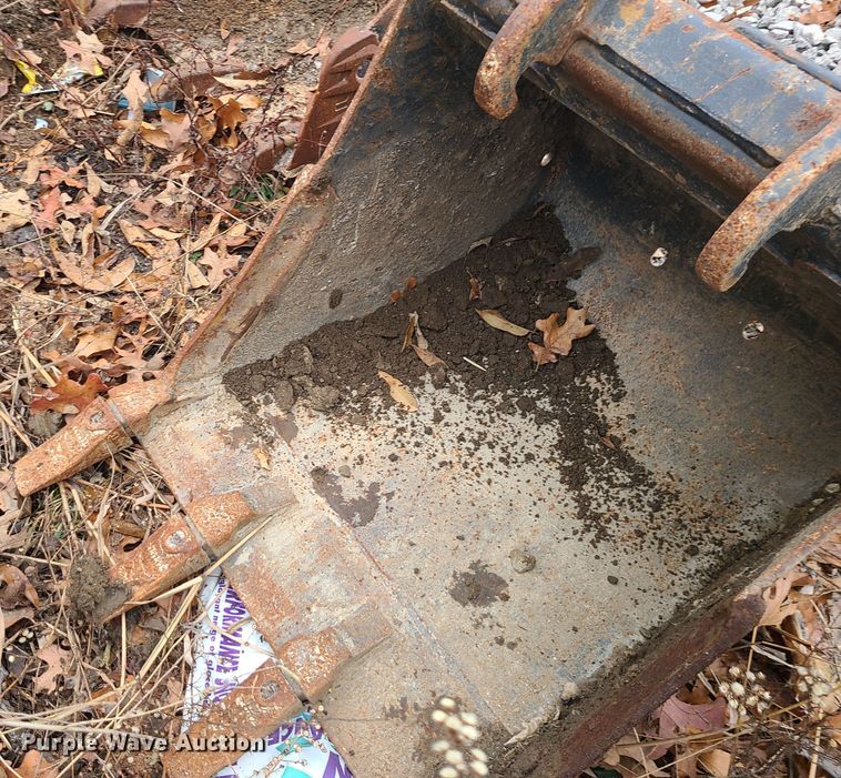 image for item JG9610 (2) Bobcat buckets