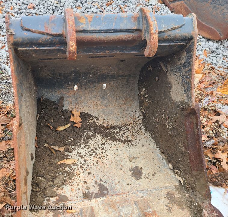 image for item JG9610 (2) Bobcat buckets