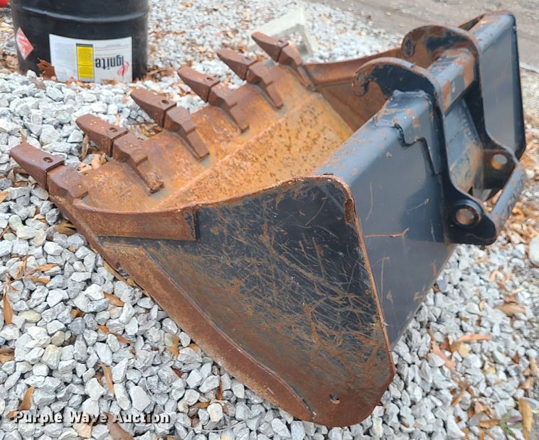 image for item JG9610 (2) Bobcat buckets