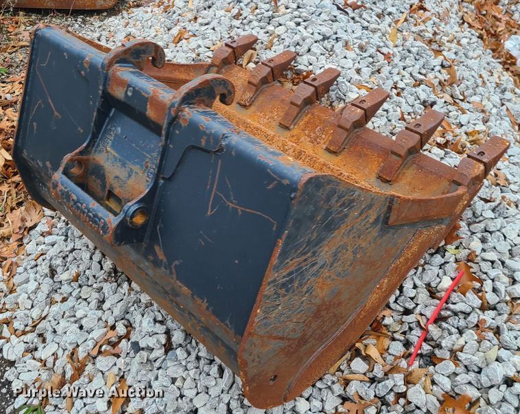 image for item JG9610 (2) Bobcat buckets