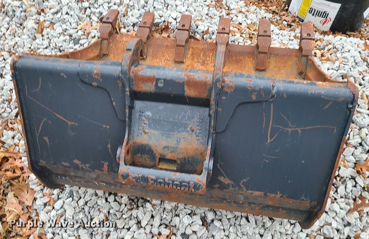 image for item JG9610 (2) Bobcat buckets