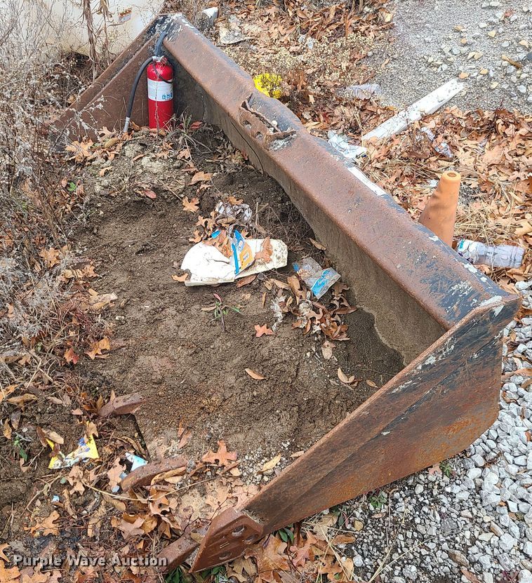 image for item JG9611 Skid steer bucket