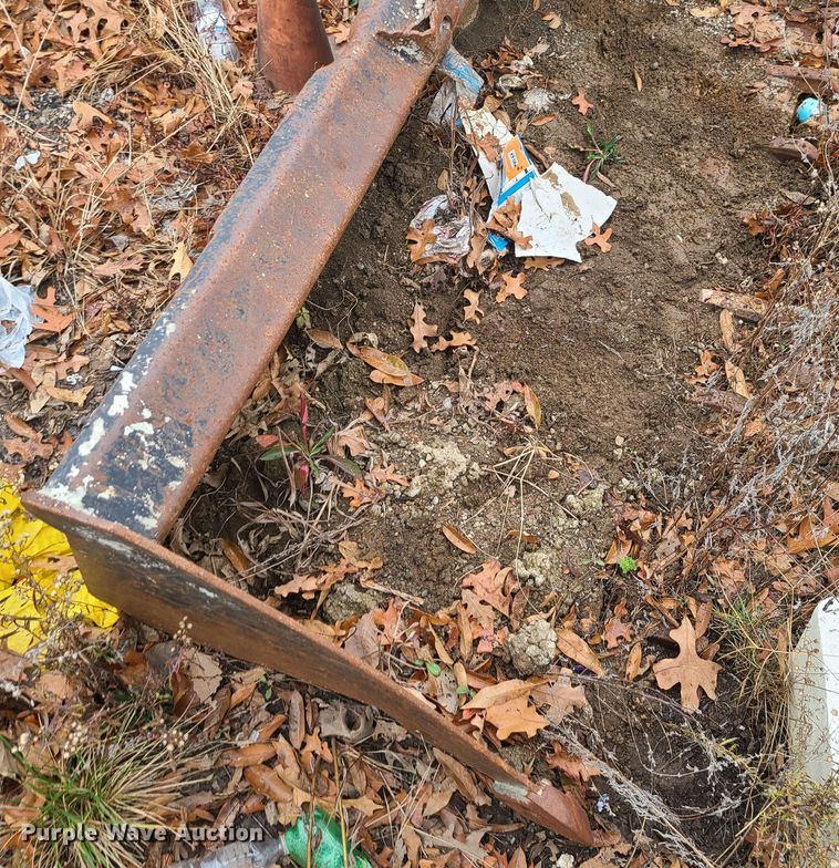 image for item JG9611 Skid steer bucket