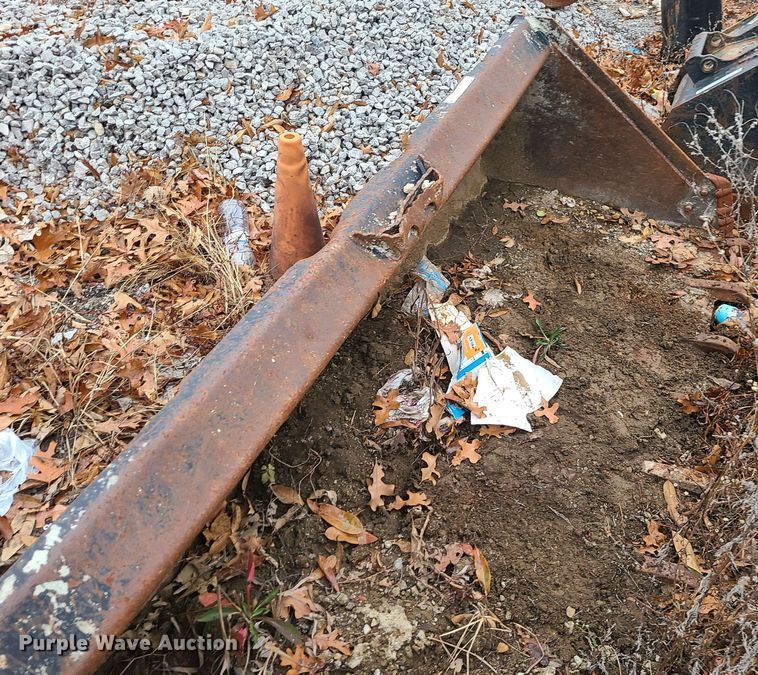 image for item JG9611 Skid steer bucket