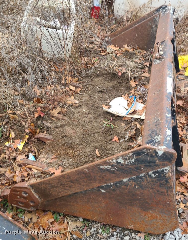 image for item JG9611 Skid steer bucket