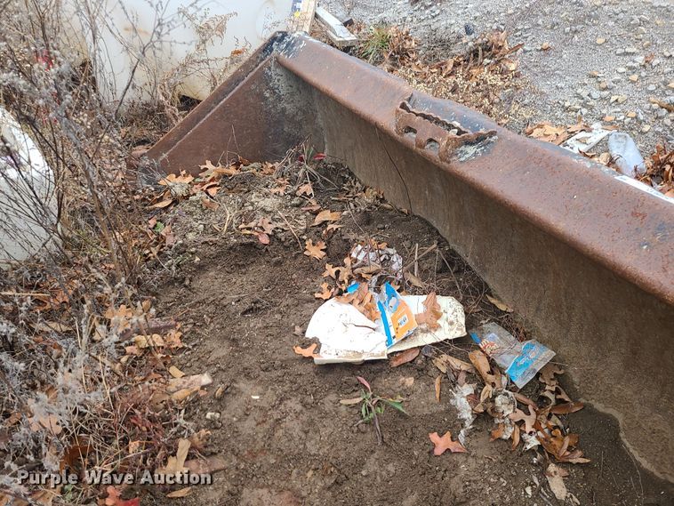 image for item JG9611 Skid steer bucket